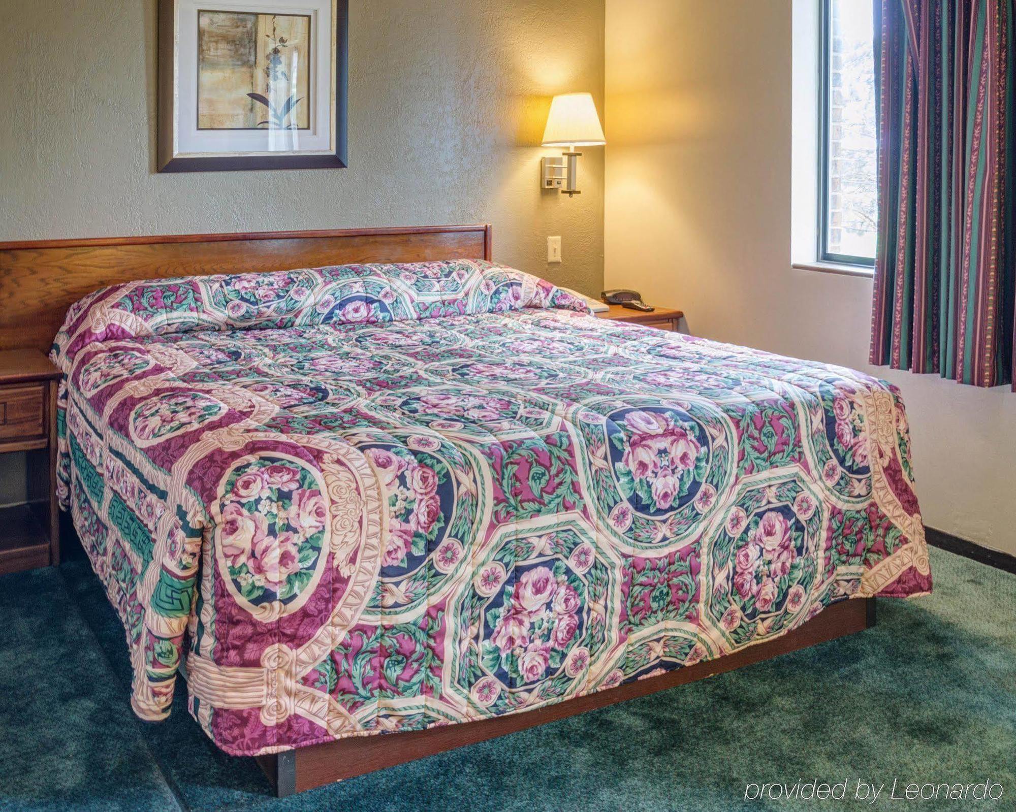 Red Lion Inn & Suites Olathe Kansas City Eksteriør bilde